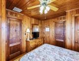 Upper Level Queen Bedroom